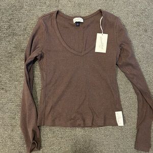NWT Universal Thread ribbed long sleeve vneck